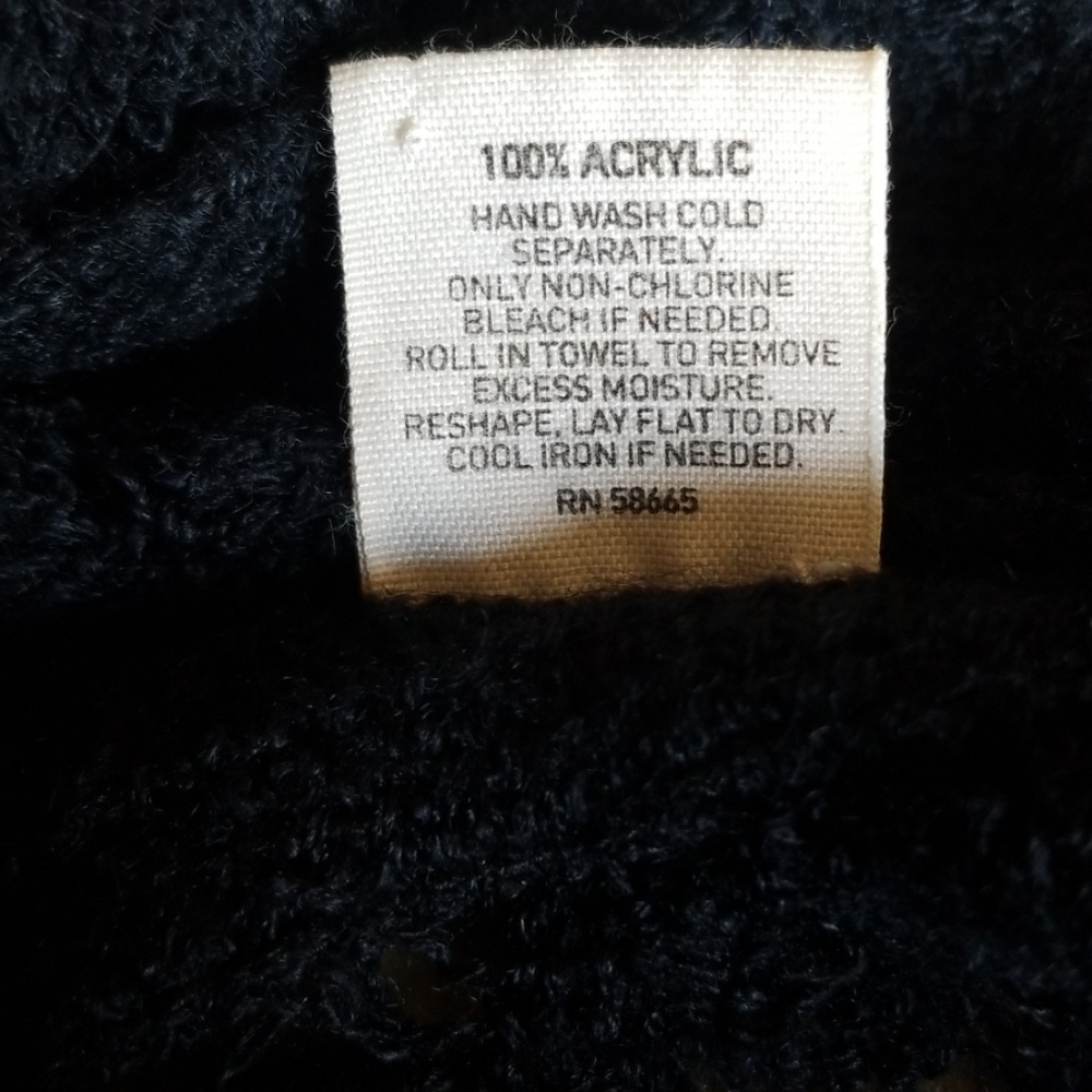 Black scarf - Picture 5 of 5